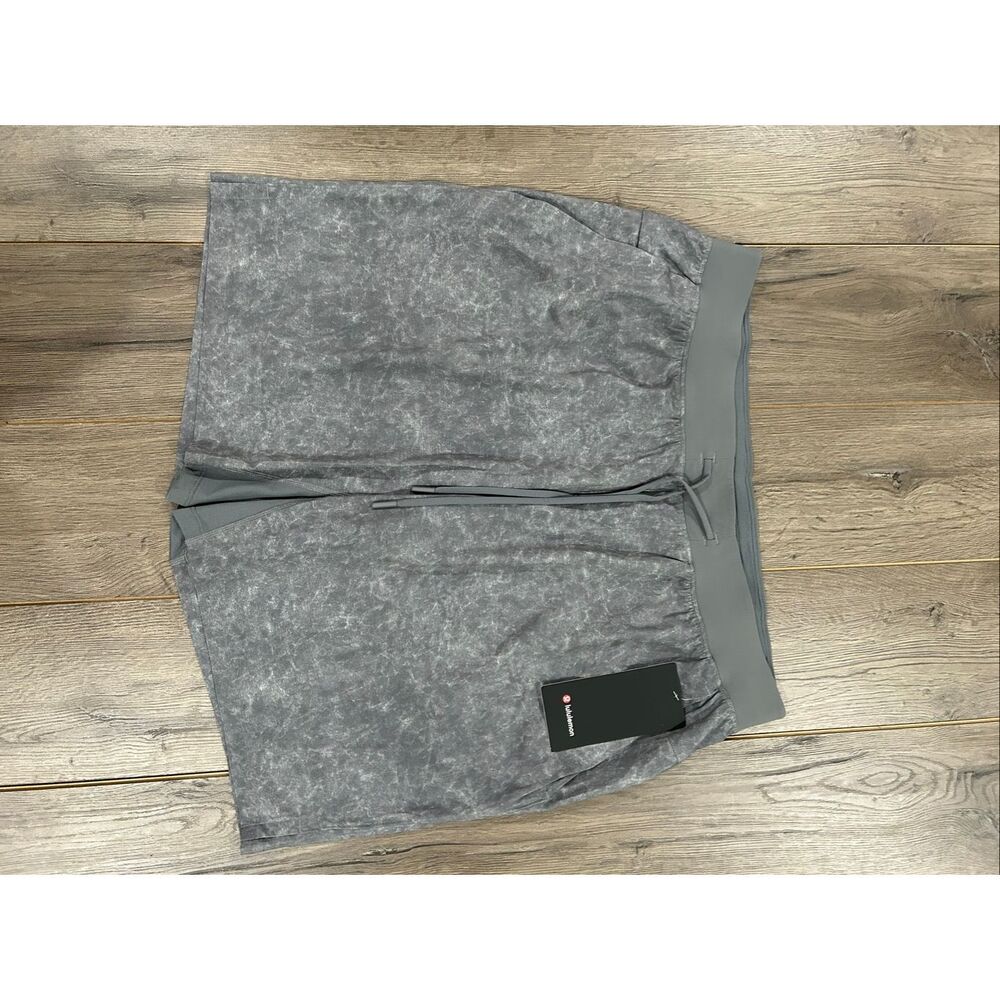 Lululemon T.H.E Short 9”  XXL